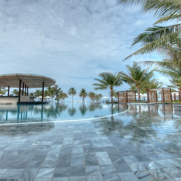 da-ynal-blue-bong (1)